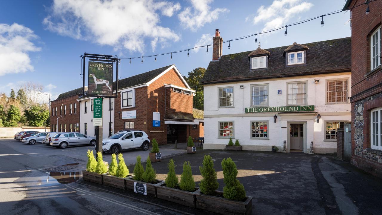 Greyhound Inn Wilton Wilton  Exterior photo