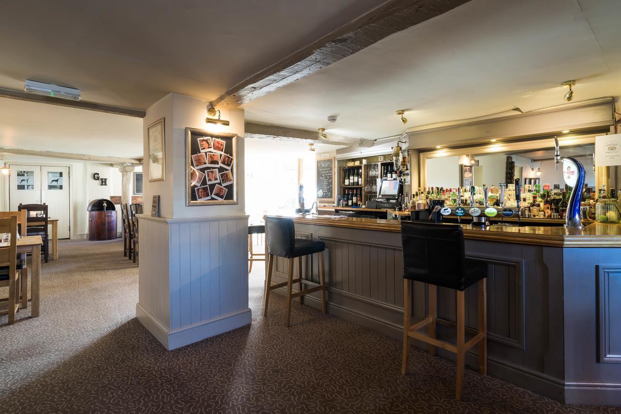 Greyhound Inn Wilton Wilton  Exterior photo