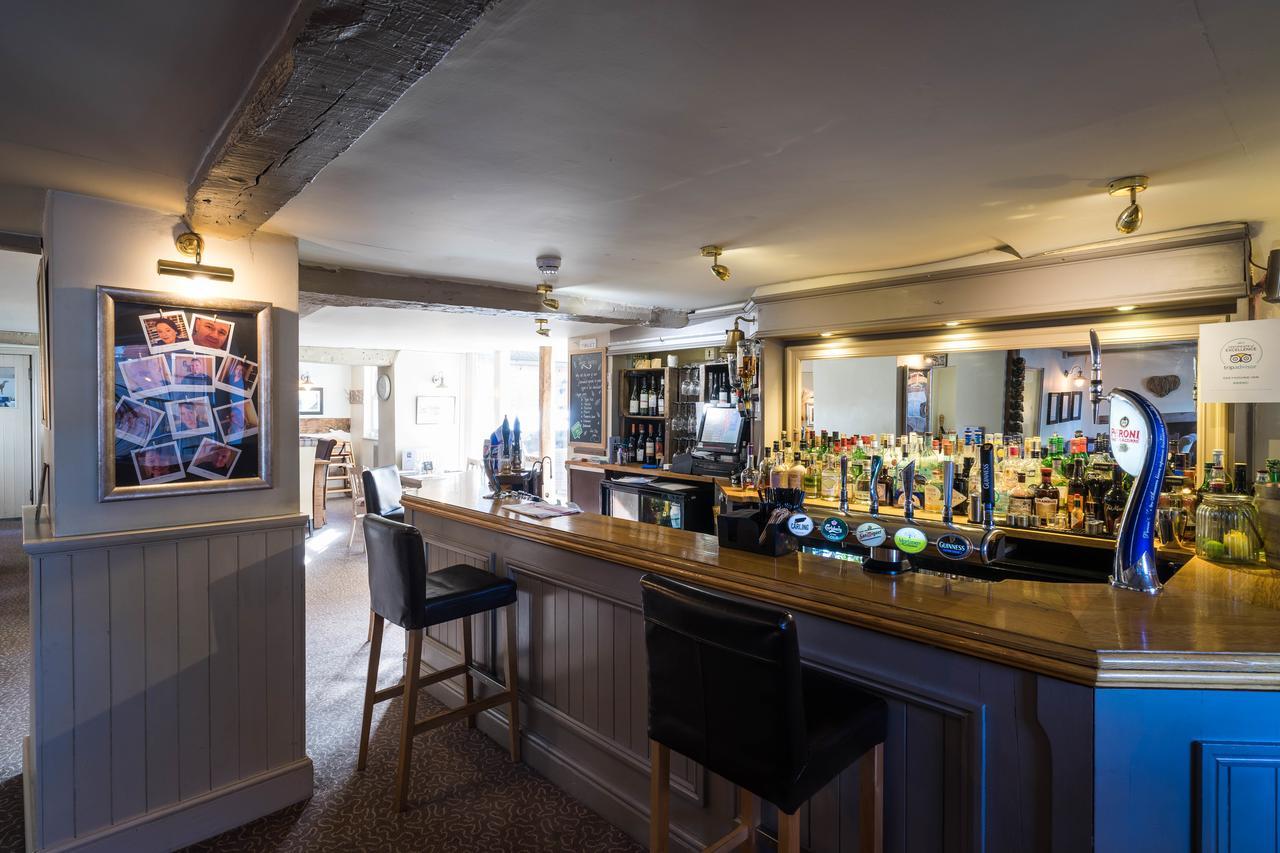 Greyhound Inn Wilton Wilton  Exterior photo
