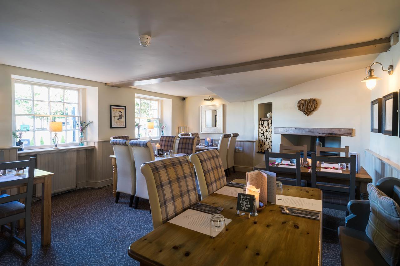 Greyhound Inn Wilton Wilton  Exterior photo